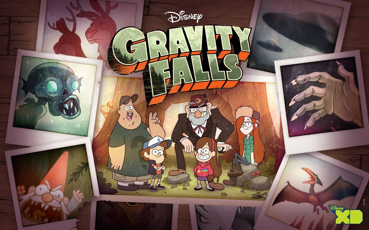 gravity 桌布 壁紙 — Gravity Falls 角色站在森林空地中，周圍環繞著神秘拍立得照片，顯示神秘生物和超自然存在。