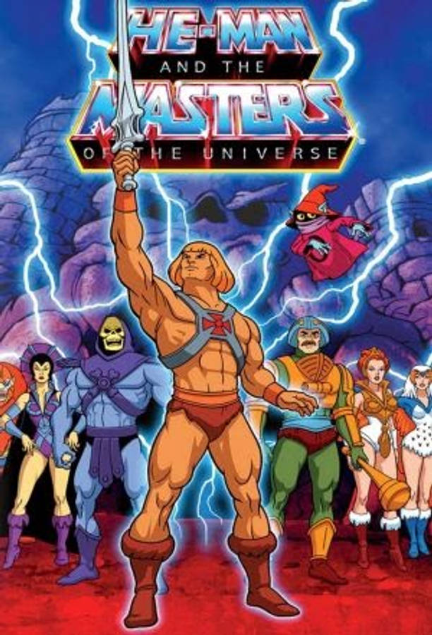 he man 桌布 壁紙 — He-Man 英雄地高舉寶劍，周圍閃電劈啪作響，他的宇宙巨人盟友們擺出戲劇性的姿勢。