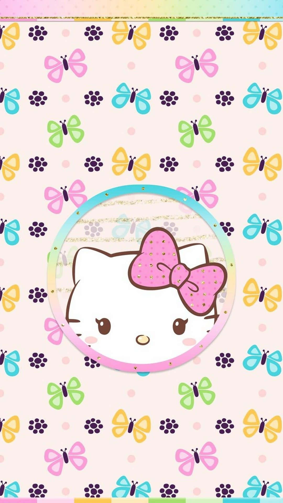 桌布 壁紙 — Hello Kitty 戴上粉紅色蝴蝶結，位於彩虹圓圈中央，周圍有色彩繽紛的蝴蝶，背景為柔和色調。