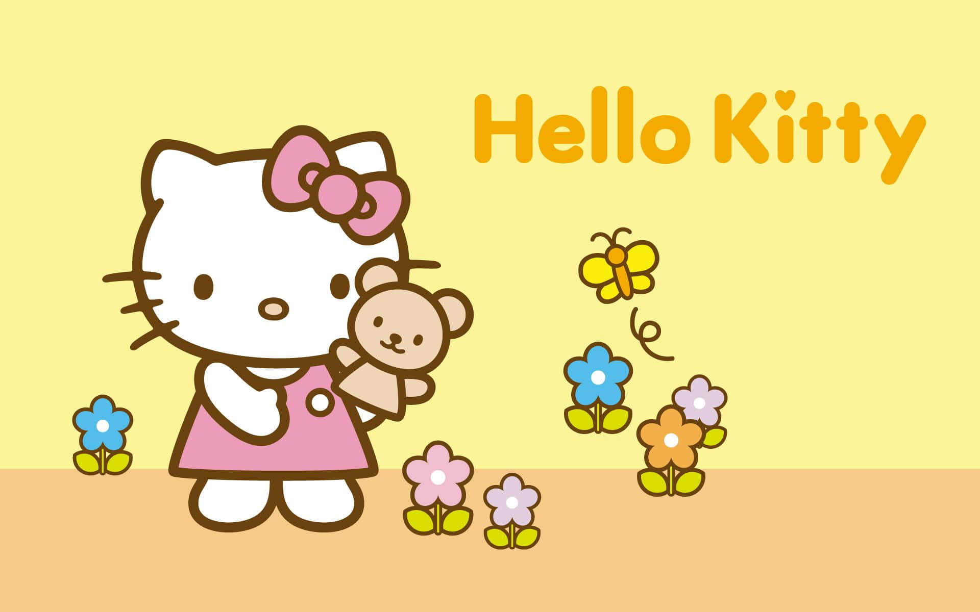 Hello Kitty 桌布 壁紙 — Hello Kitty 身穿粉紅色連衣裙，抱著泰迪熊，周圍環繞著色彩繽紛的花朵和一隻蝴蝶，背景為黃色。