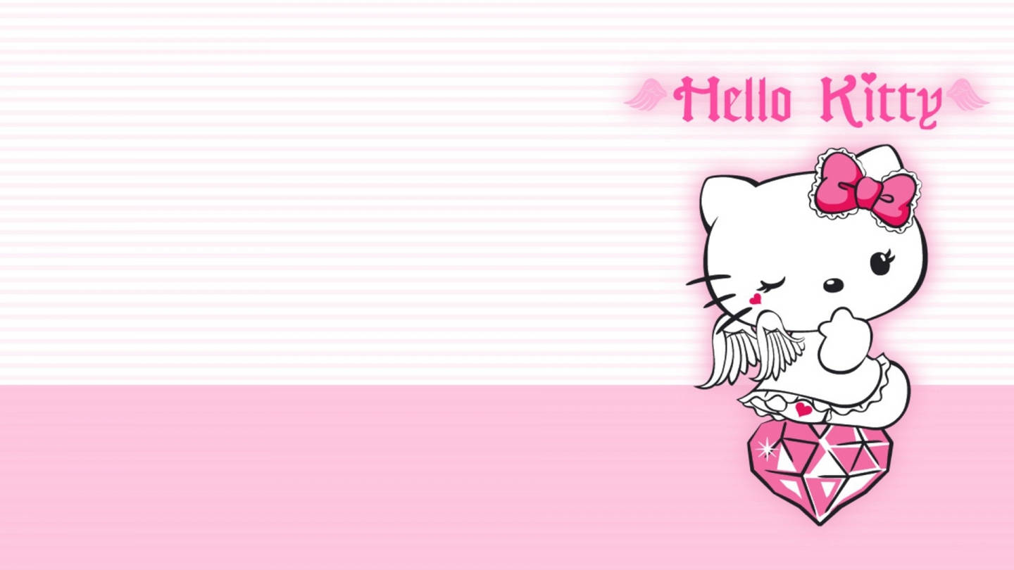 Hello 桌布 壁紙 — Hello Kitty 長有天使翅膀，坐在閃閃發光的粉紅色鑽石上，背景是粉白條紋。