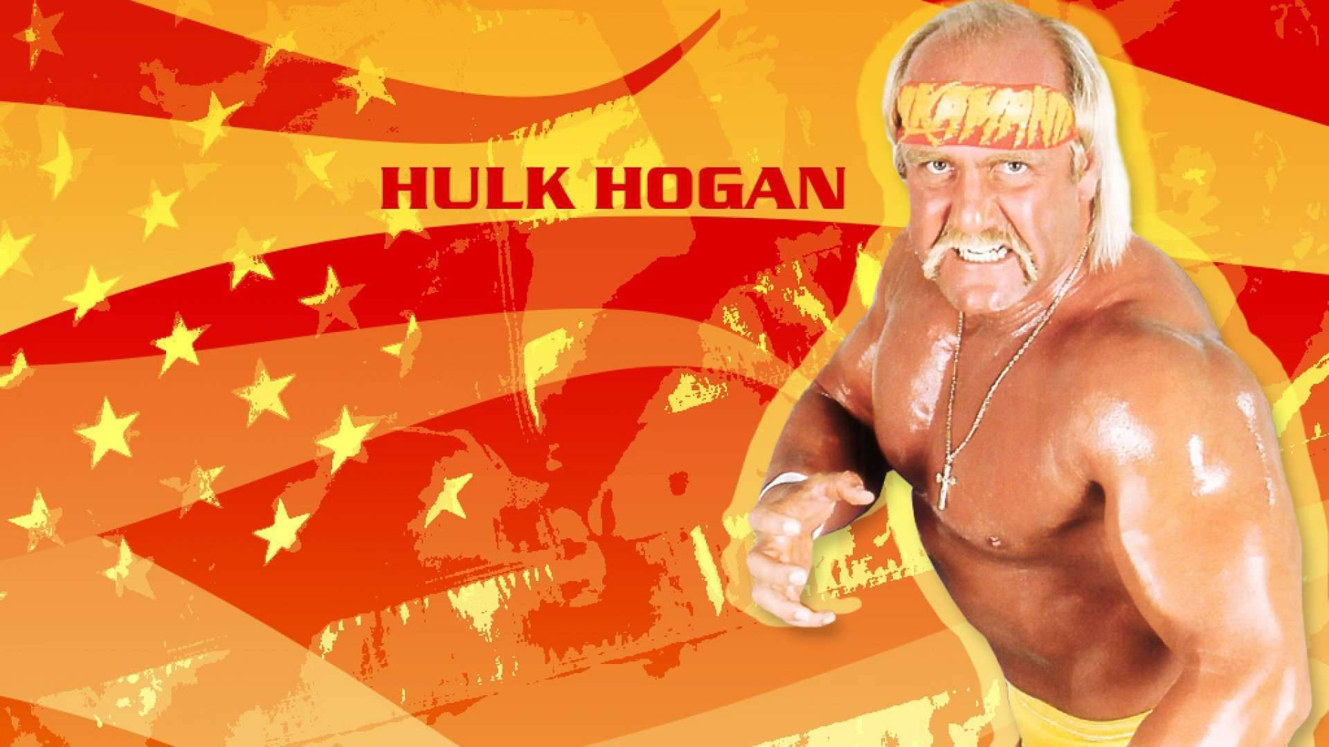 Hulk Hogan 桌布 壁紙 — Hulk Hogan 赤裸上身，在火焰般的紅黃背景前展示肌肉，背景有星星，他的名字以粗體紅色文字呈現。