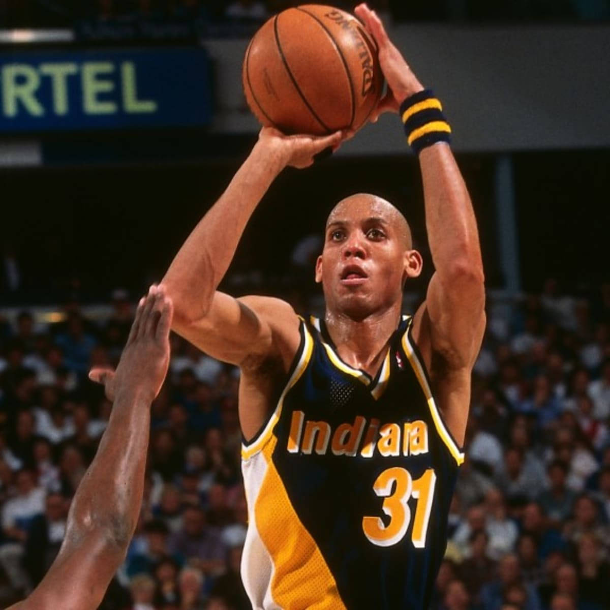 印第安納溜馬隊31號球員在比賽中投籃。 — NBA 壁紙