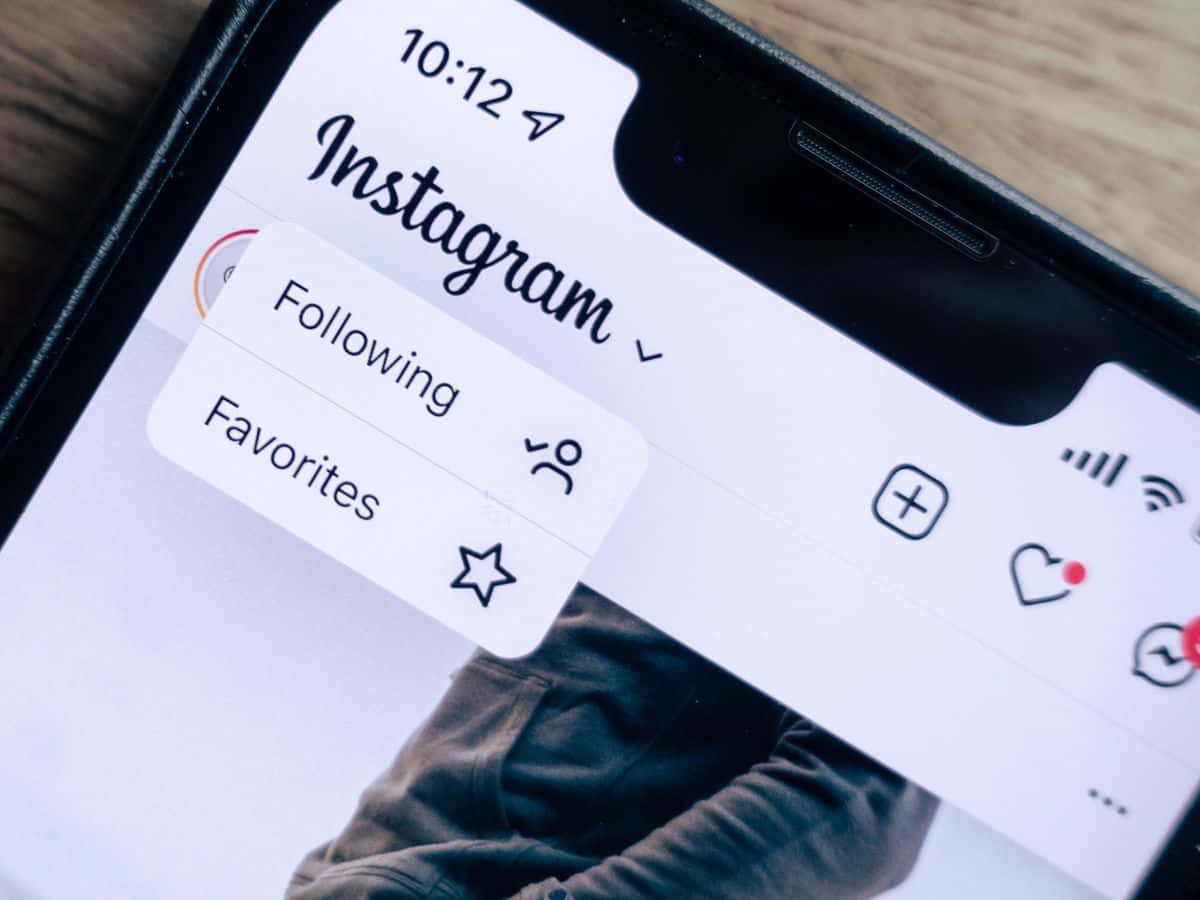 Instagram 是一個讓你分享照片和影片的社群媒體平台 壁紙