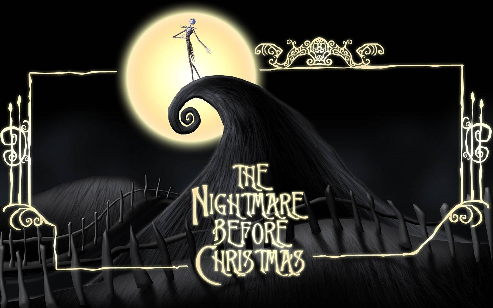 nightmare 桌布 壁紙 — Jack Skellington 站在一個巨大的黑色山丘頂上，下方是發光的滿月，周圍環繞著華麗的金色邊框。