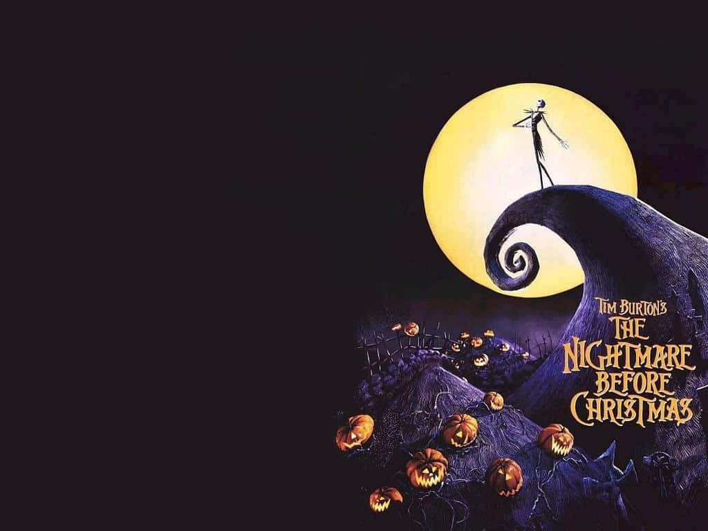 Sally Nightmare Before Christmas 桌布 壁紙 — Jack Skellington 站在螺旋形山丘上，背景是發光的滿月，下方有南瓜燈籠。