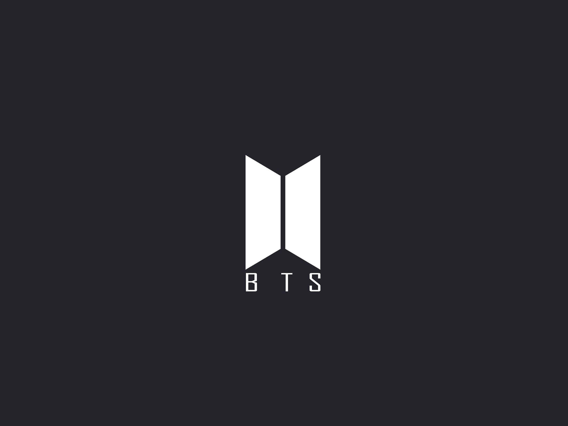  壁紙 — 簡約白色BTS標誌居中於純深灰色背景上，帶有乾淨的幾何線條。