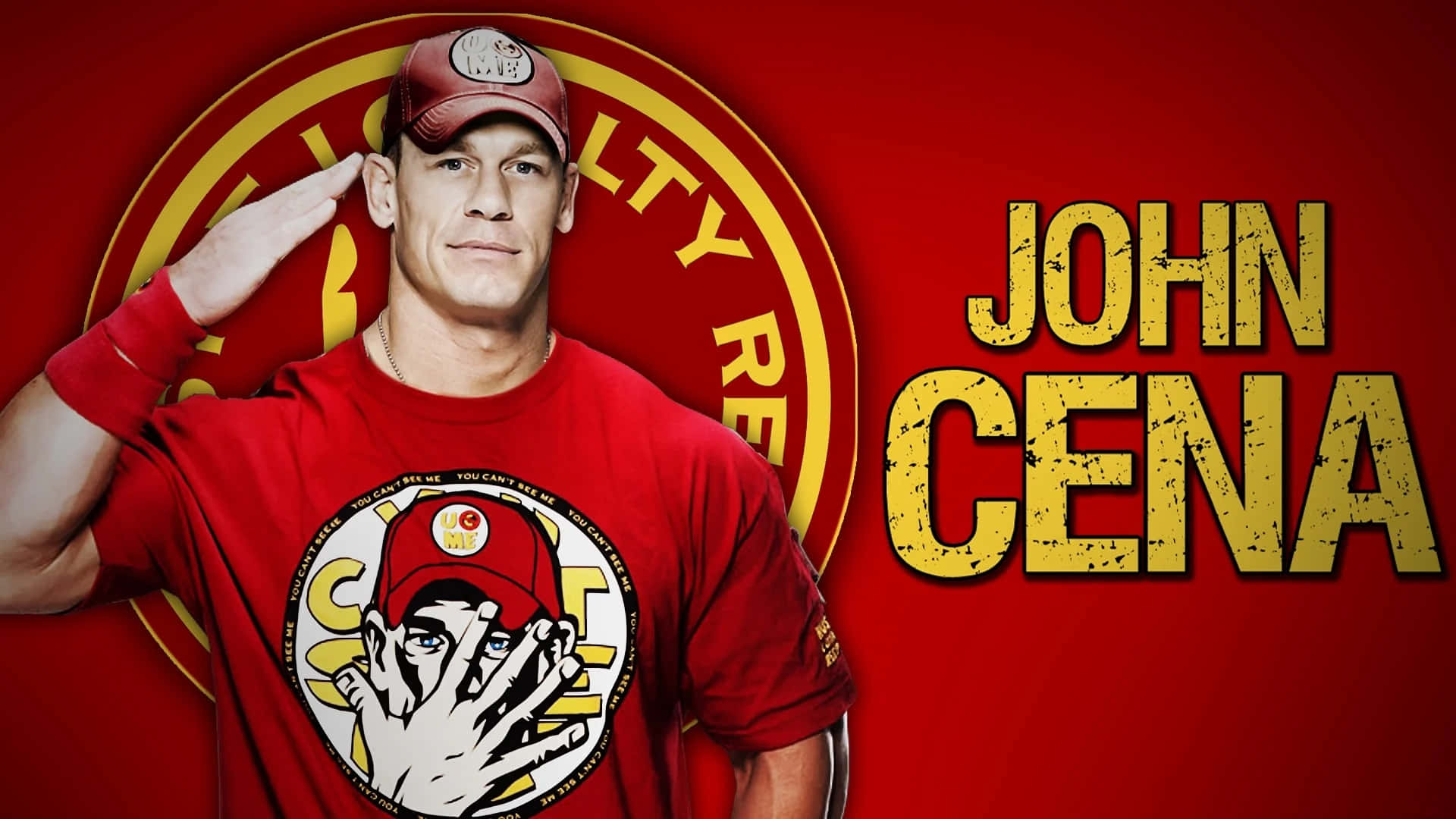 WWE 桌布 壁紙 — John Cena 自信地敬禮，身穿紅色襯衫和帽子，背景為大膽的紅色，他的名字以磨損的黃色文字呈現。