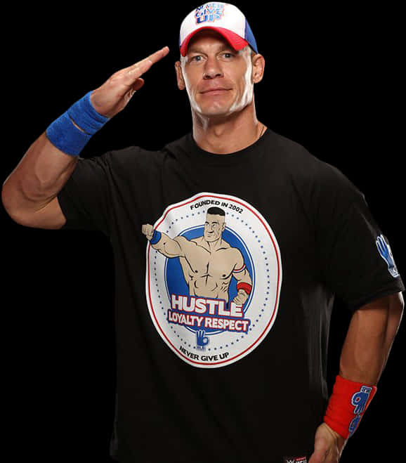 Salute 桌布 壁紙 — John Cena 自信地敬禮，身穿黑色T恤，上有 'Hustle Loyalty Respect' 標誌，背景為黑色。