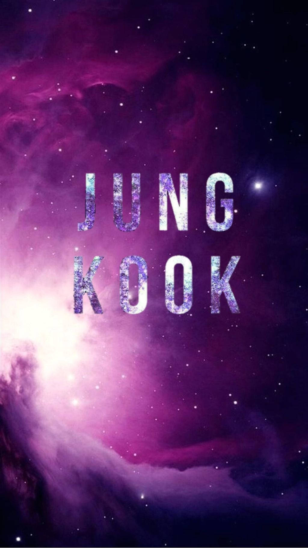 美學 桌布 壁紙 — Jung Kook 這個名字在充滿活力的紫色宇宙星雲背景下閃爍著星光。