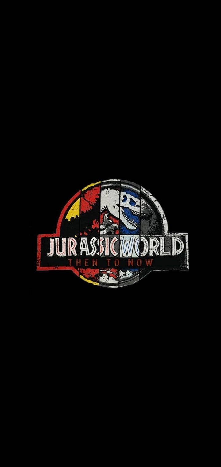 World 桌布 壁紙 — Jurassic World 標誌分為過去和現在，黑色背景上帶有恐龍剪影。