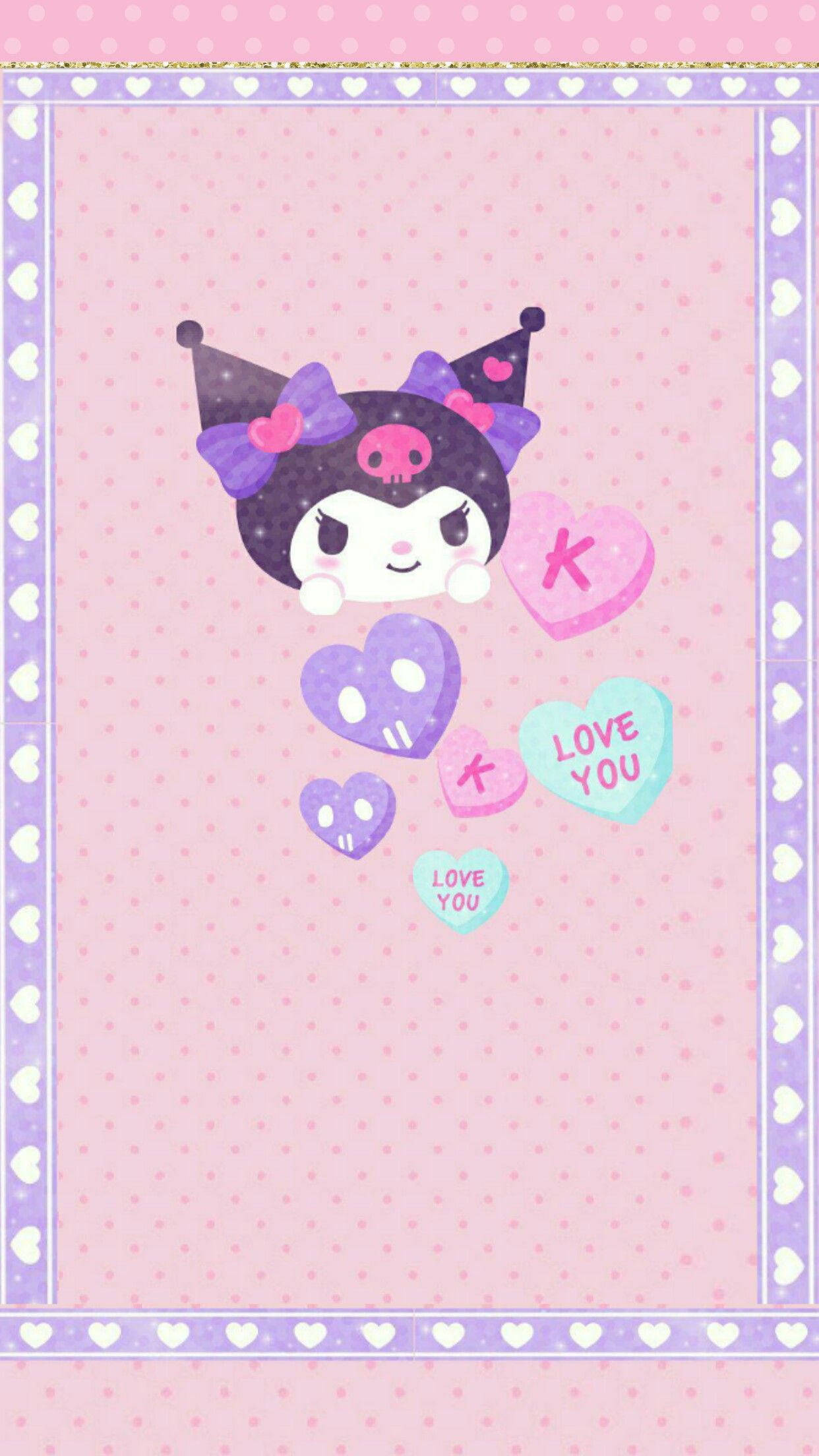 庫洛米 桌布 壁紙 — Kuromi 戴著紫色女巫帽，從漂浮的心形後面窺視，心形上有「love you」訊息，背景是粉紅色圓點。