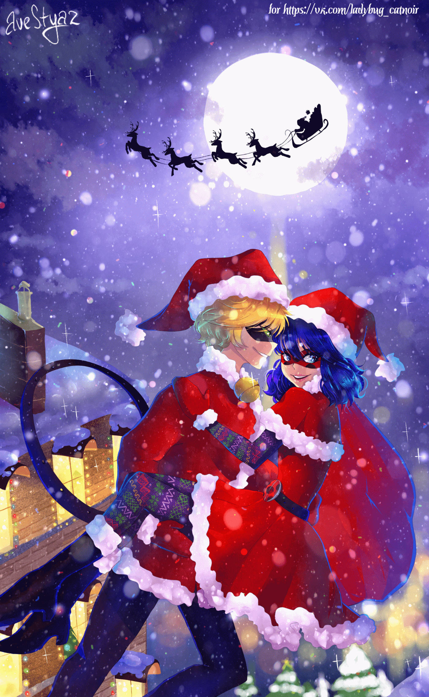 聖誕女神 Ladybug 與 Cat Noir 壁紙 — 兩個動漫角色穿著節日紅色聖誕老人服裝，在雪夜天空下擁抱，聖誕老人的雪橇飛過滿月。