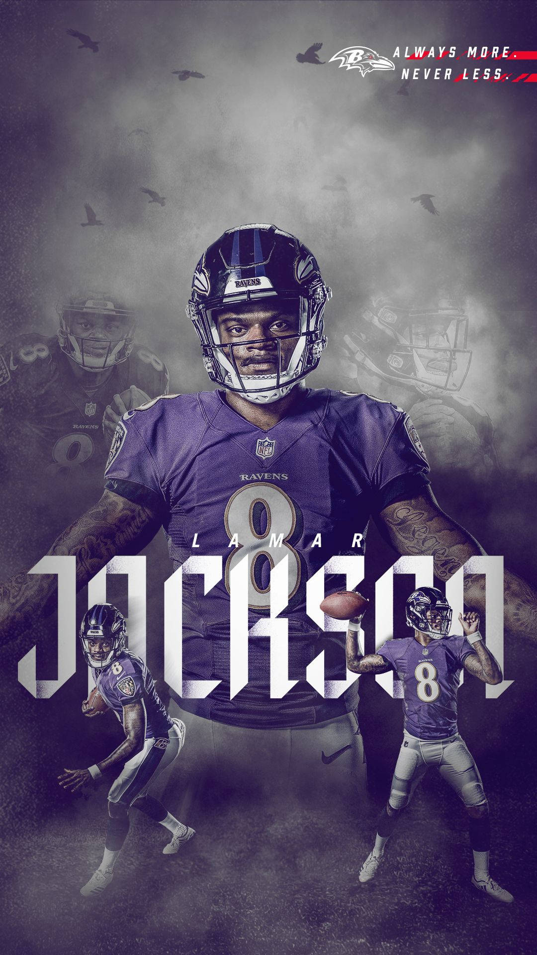 Ravens 桌布 壁紙 — Lamar Jackson 身穿烏鴉隊裝備，背景迷霧繚繞、飛鳥翱翔的戲劇性肖像。