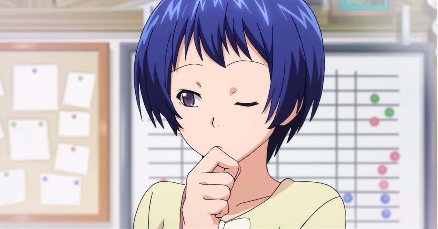 Aina Yoshiwara 桌布 壁紙 — 一位藍髮動漫女孩在明亮的教室裡，托腮眨眼。
