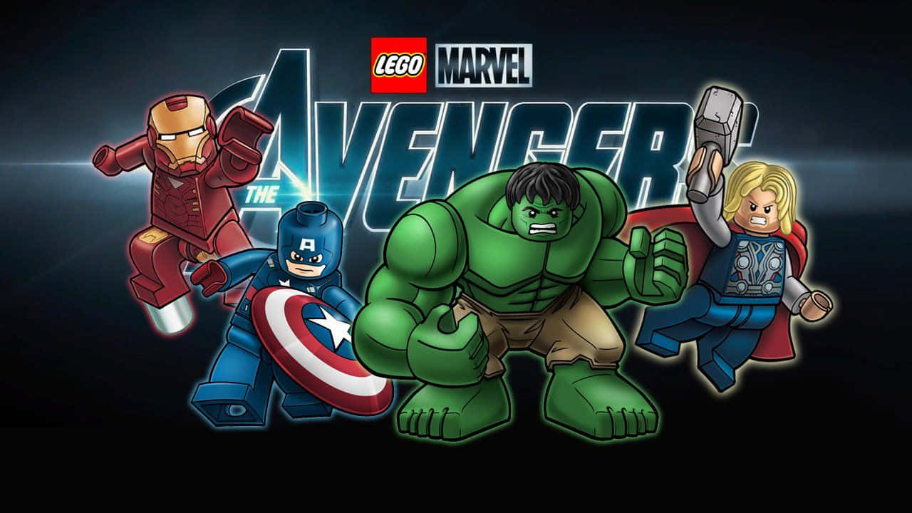 浩克 桌布 壁紙 — Lego Marvel Avengers 角色在黑暗發光的標題背景下英勇地擺姿勢。