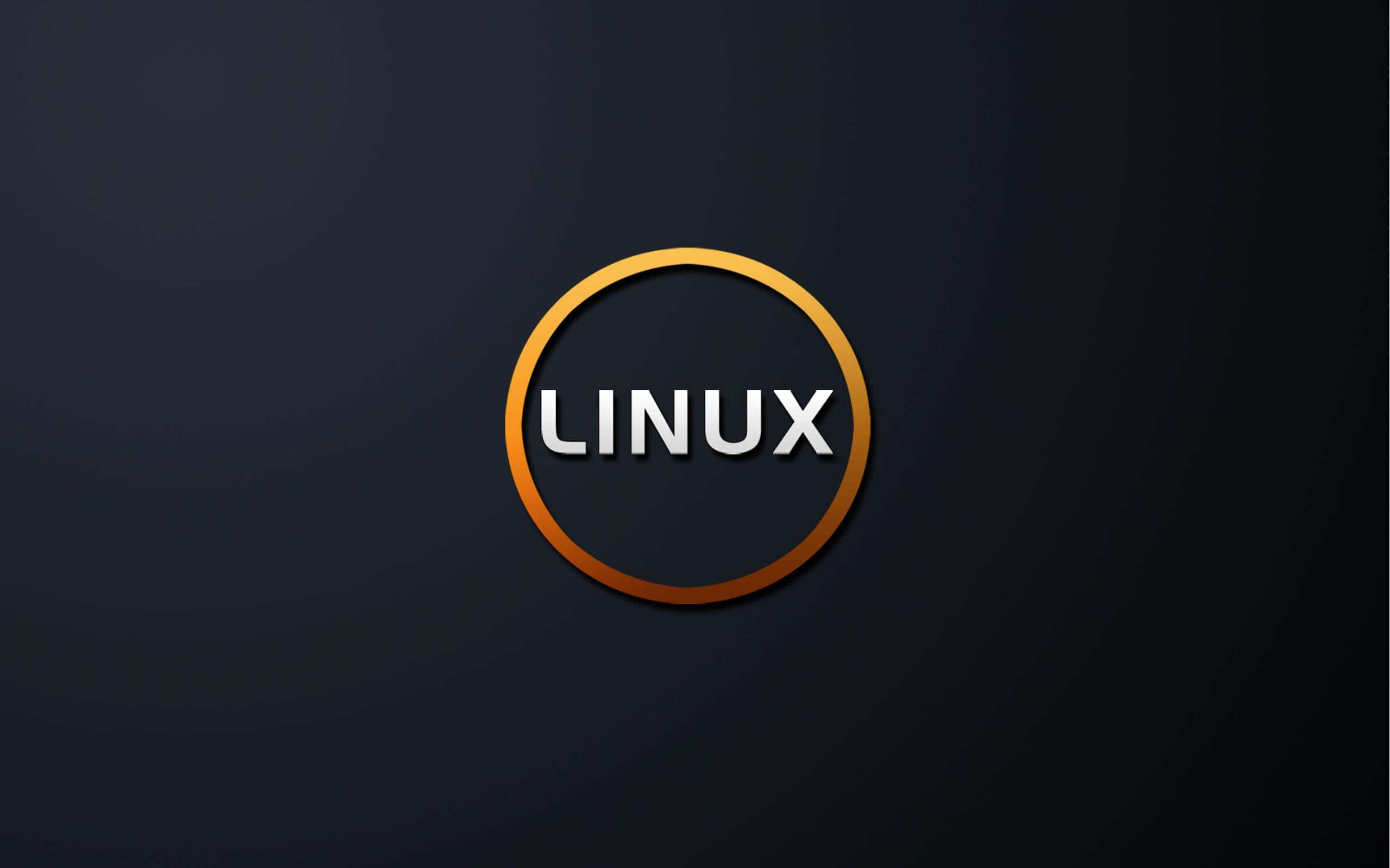 Linux 桌布 壁紙 — 「Linux」一詞以白色粗體字置於發光金色圓圈內，背景為深色漸變。