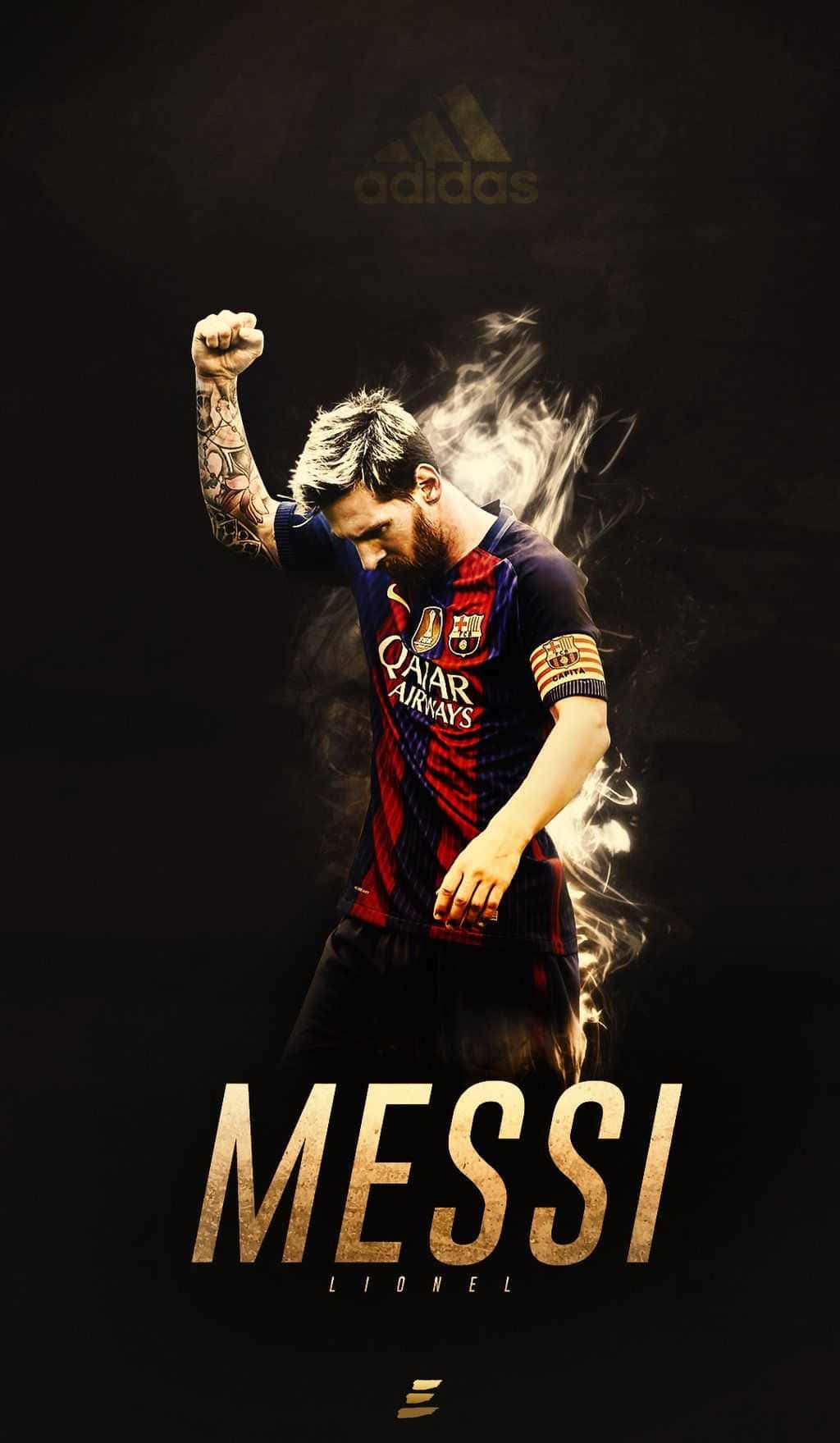 Messi 2022 桌布 壁紙 — 梅西身穿巴塞隆納球衣，在黑暗背景中散發著發光煙霧效果，勝利地舉起拳頭。