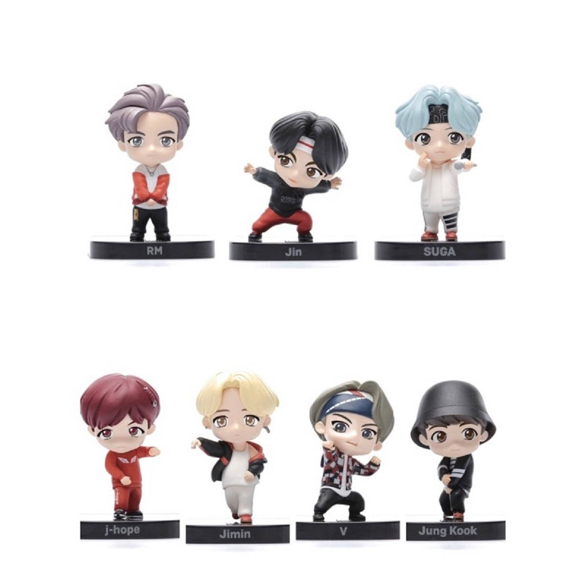 六個穿著色彩繽紛服裝的BTS成員Q版公仔放在黑色底座上。 — Bts 壁紙