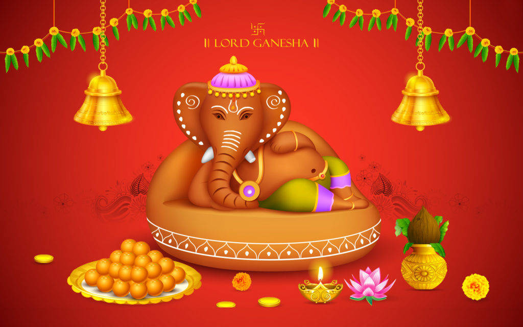 象神甘尼夏 桌布 壁紙 — Lord Ganesha 躺臥在裝飾華麗的基座上，周圍環繞著節日供品，背景是鮮豔的紅色。