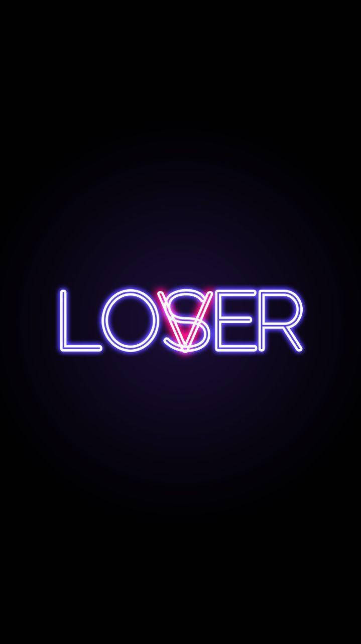 Neon Aesthetic 桌布 壁紙 — 「LOSER」一詞在深色背景上以鮮豔的紫色和粉紅色霓虹燈發光，帶有微妙的徑向漸變。