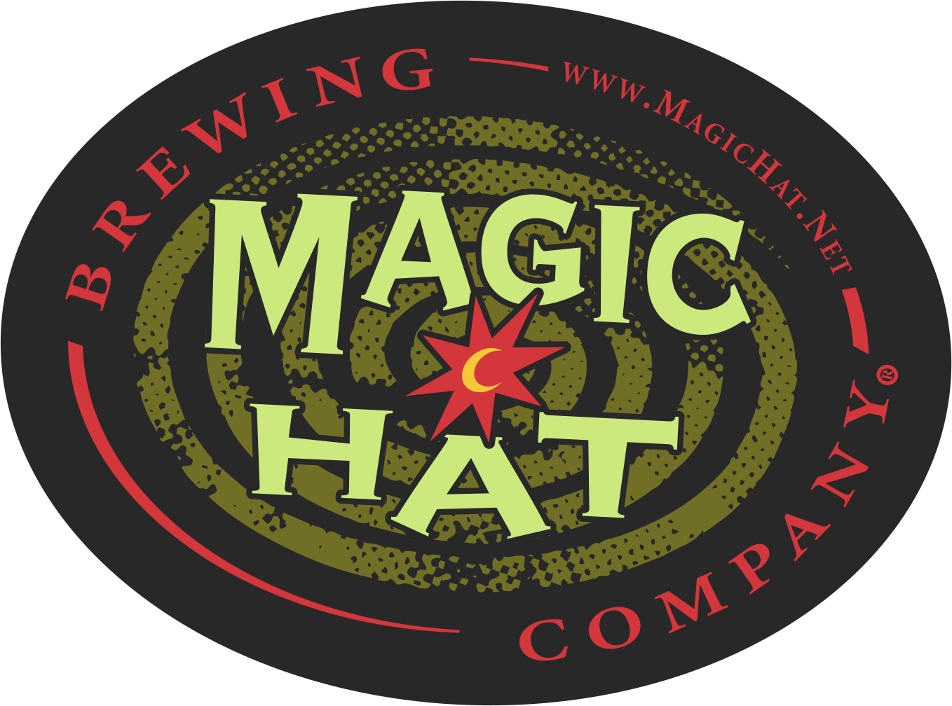 魔法動圖 桌布 壁紙 — Magic Hat Brewing Company 大膽的橢圓形標誌，以黑色背景襯托萊姆綠色文字、帶有月牙的紅色星星和同心橄欖綠色漩渦。