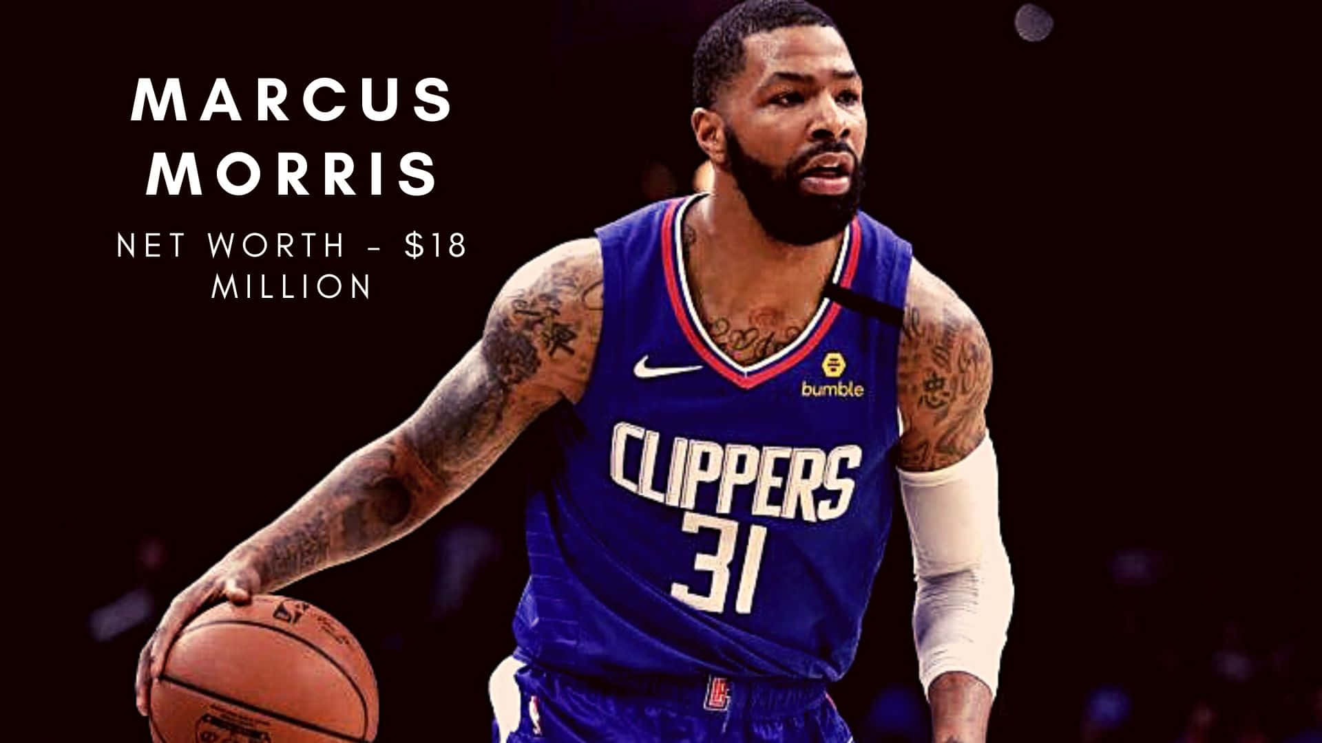 NBA 桌布 壁紙 — Marcus Morris 身穿快艇隊球衣，在深色背景下運球，紋身清晰可見。