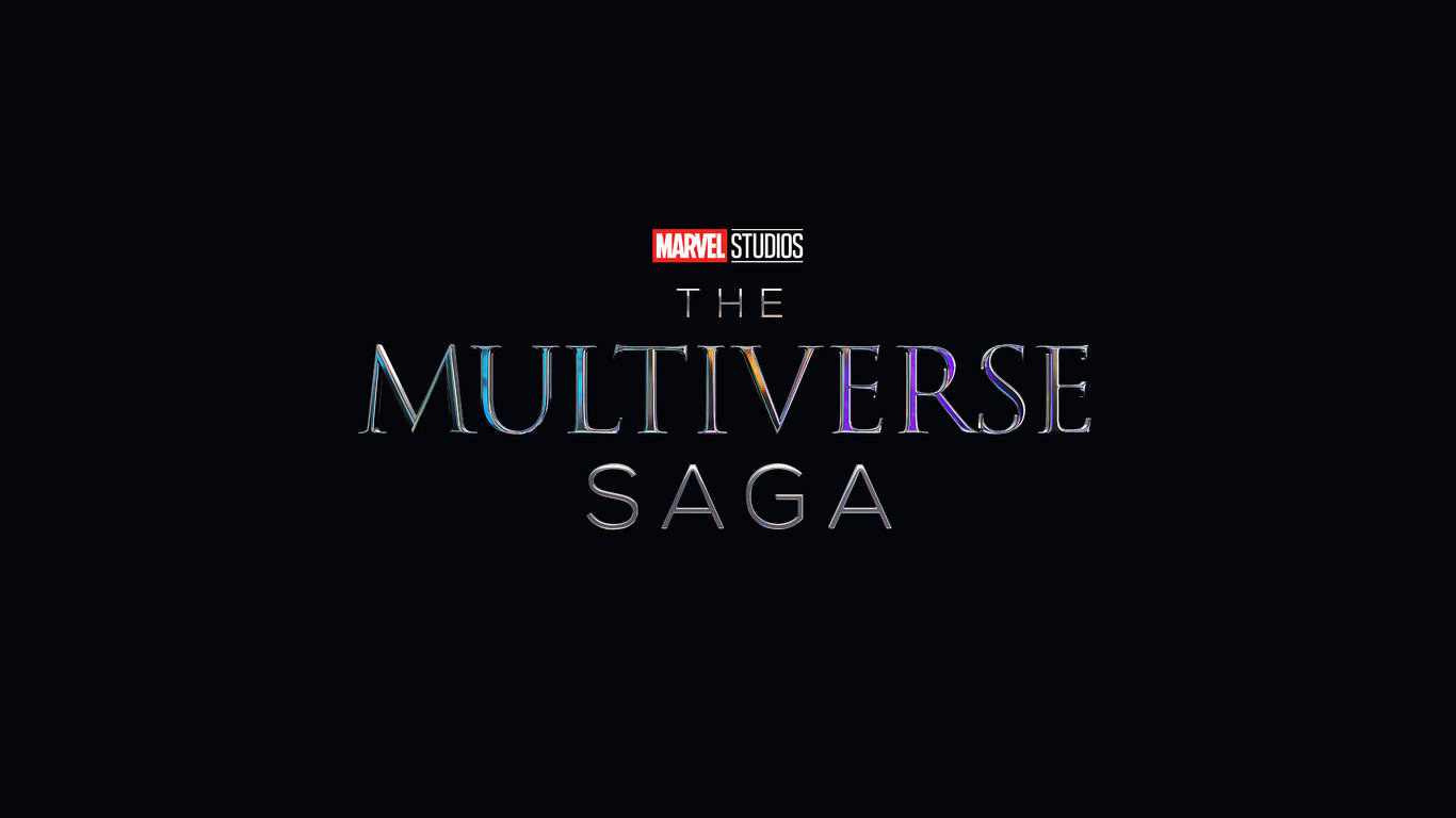Marvel Studios The Multiverse Saga 標題卡，黑色背景上帶有發光文字。 — 1366X768 壁紙