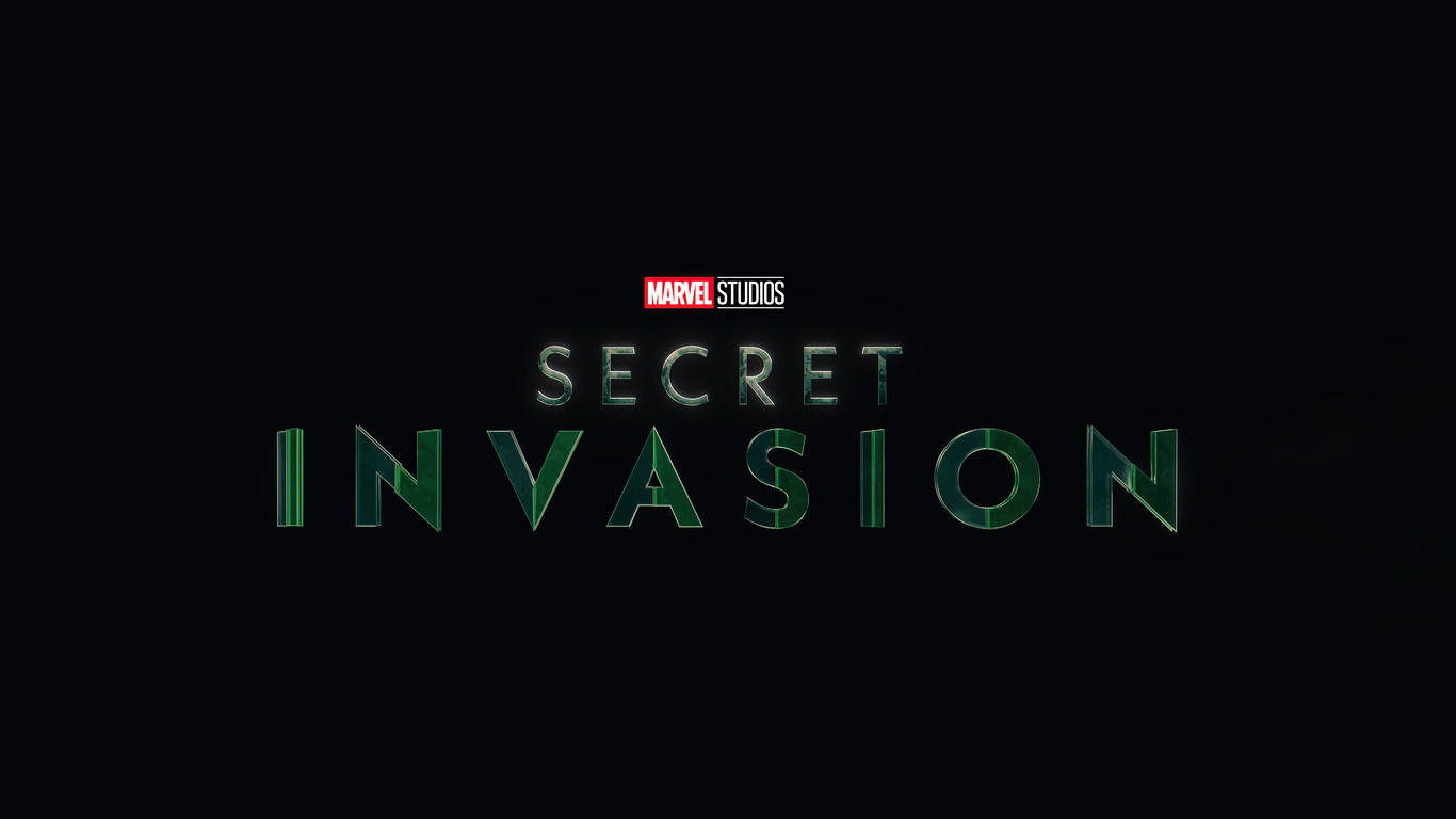Marvel Studios Secret Invasion 標題以發光綠色字母顯示在黑色背景上。 — 1366X768 壁紙