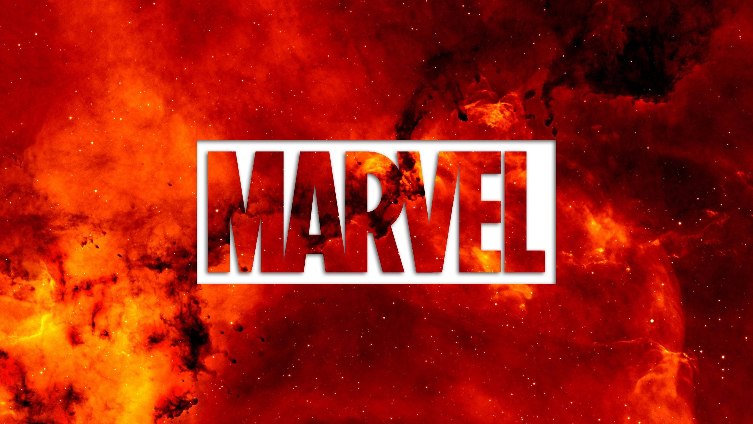 火焰動畫 桌布 壁紙 — Marvel 標誌在充滿星星和旋轉橙色雲霧的熾熱宇宙星雲中發出鮮紅色光芒。
