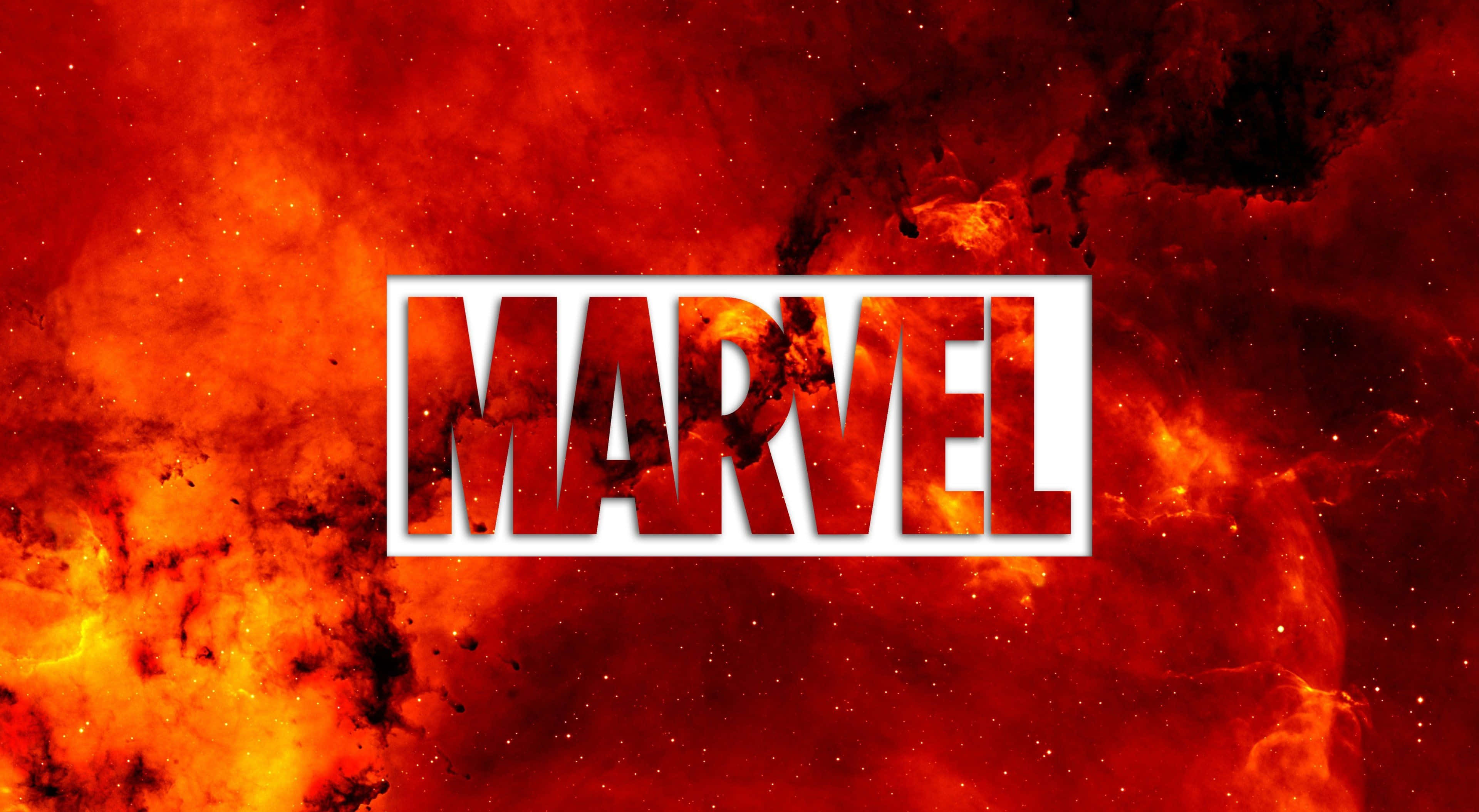 4K Marvel 壁紙 桌布 壁紙 — Marvel 標誌在紅、橙、黑的熾熱宇宙星雲和閃爍星星的襯托下發光。
