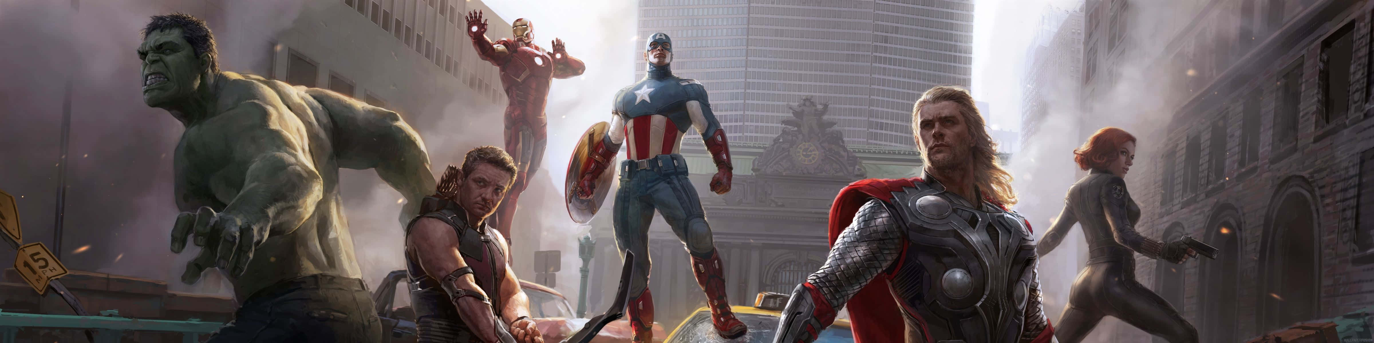 Avengers Dual Screen 桌布 壁紙 — Marvel 超級英雄 Hulk、Iron Man、Captain America、Thor 和 Black Widow 在煙霧和瓦礫中於城市景觀中戰鬥。