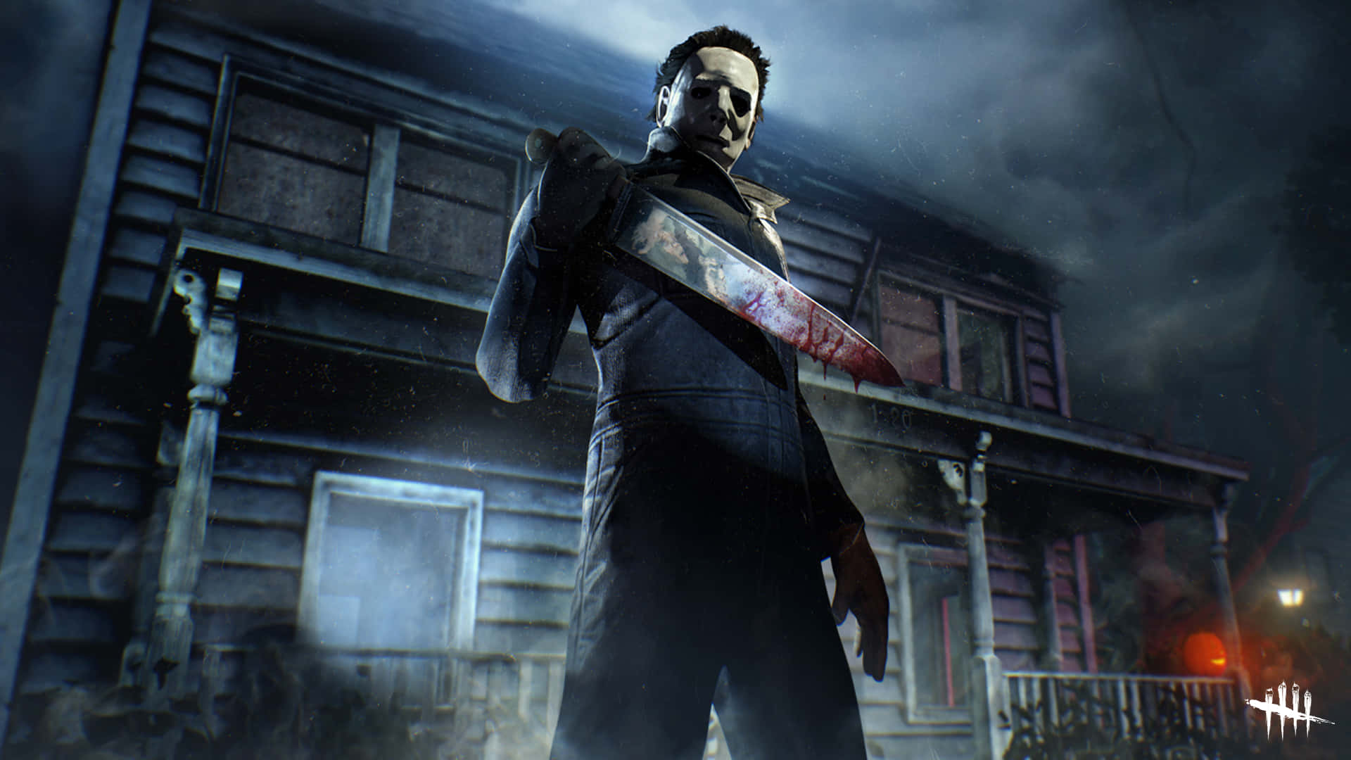 Dead By Daylight Killers 桌布 壁紙 — Michael Myers 在暴風雨的天空下，手持血淋淋的砍刀，夜間站在破舊的房子前，氣勢洶洶。