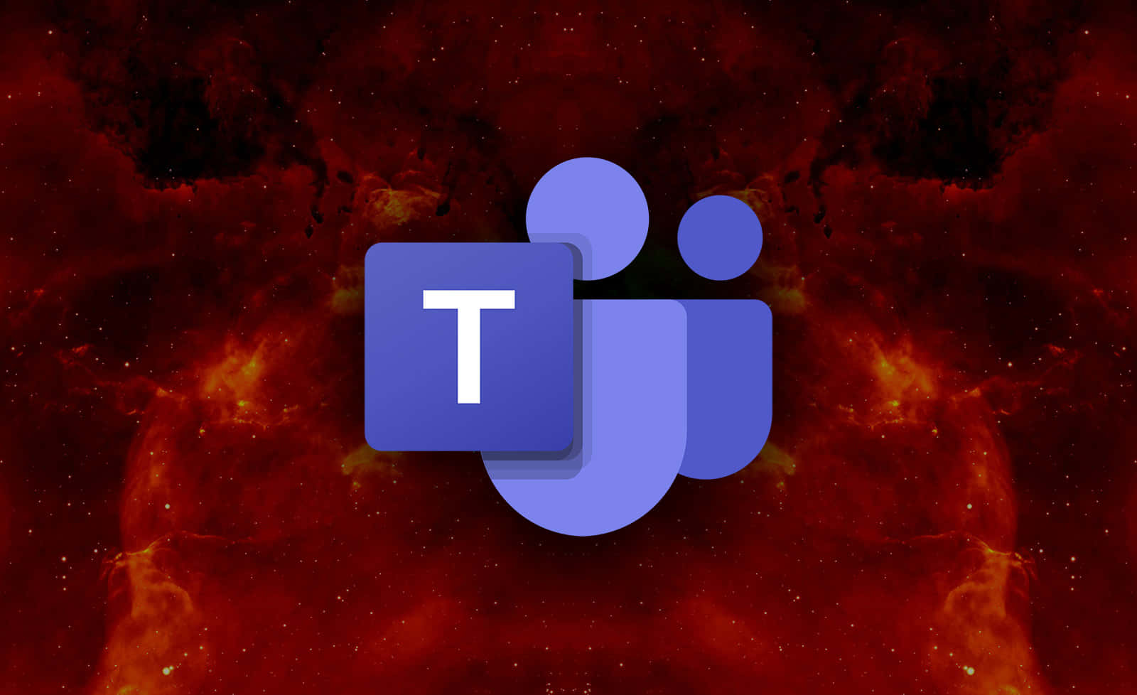 Microsoft Teams 標誌位於充滿活力的宇宙星雲中央，帶有紅色和橙色的雲層。 — Microsoft Teams 壁紙