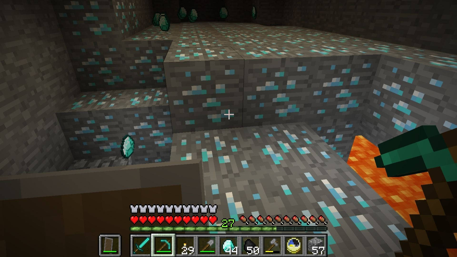 我的世界 鑽石 桌布 壁紙 — Minecraft洞穴內的第一人稱視角，充滿發光藍色鑽石和石塊。