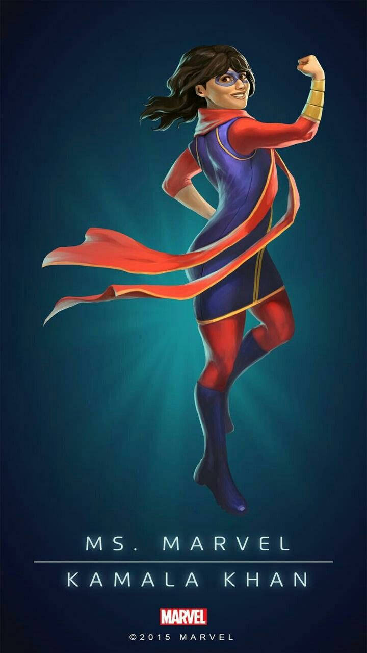驚奇少女 桌布 壁紙 — Ms Marvel Kamala Khan 身穿紅藍戰衣，在深青色背景上動態擺姿勢，披風飄揚。
