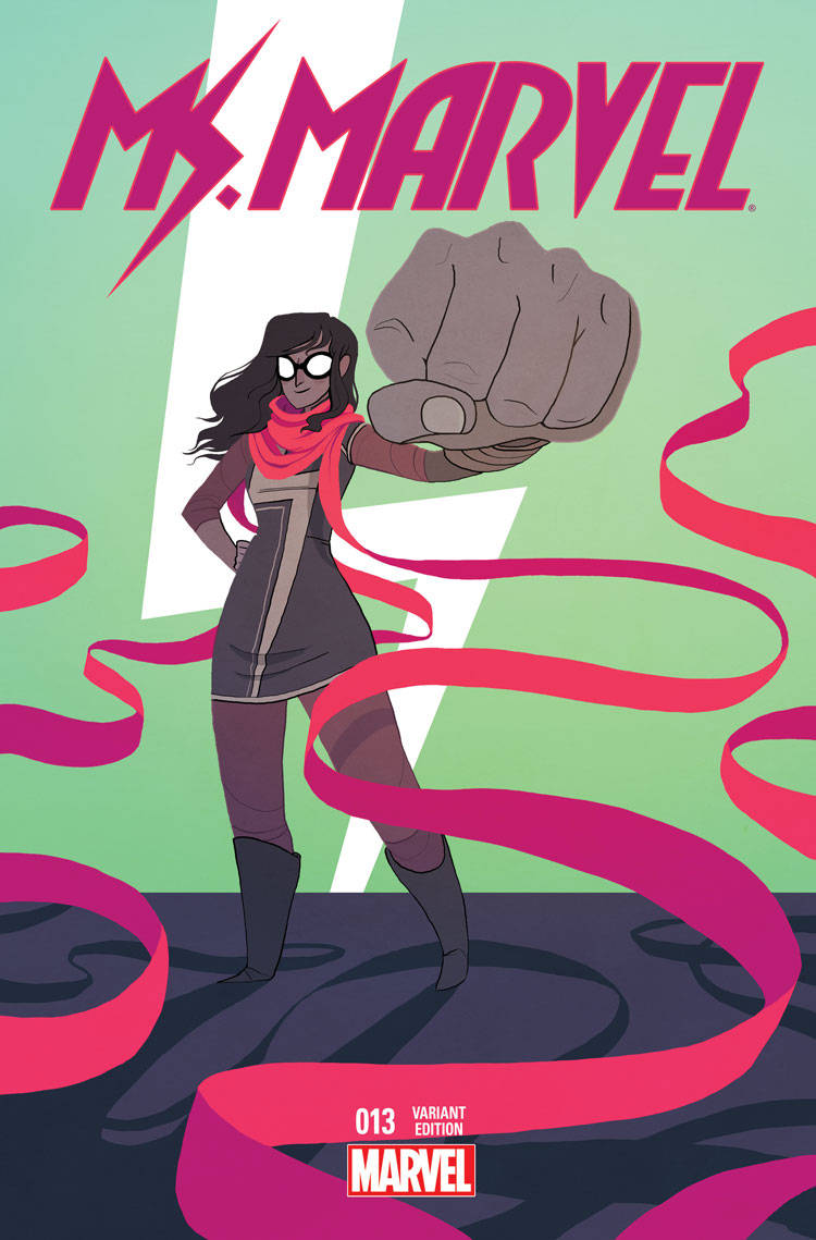 Ms Marvel 桌布 壁紙 — Ms Marvel 自信地站立，身後有巨大的拳頭和粉紅色能量帶，背景為綠色和白色。