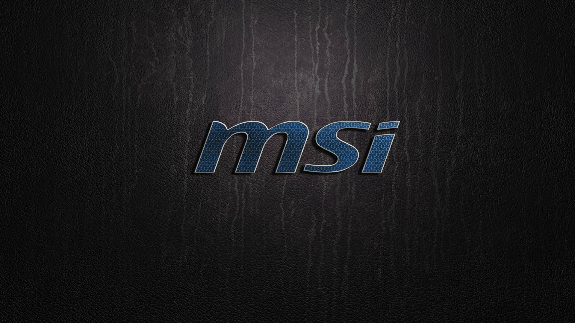 微星 桌布 壁紙 — MSI 標誌以藍色金屬六邊形紋理居中於深色紋理皮革背景上。