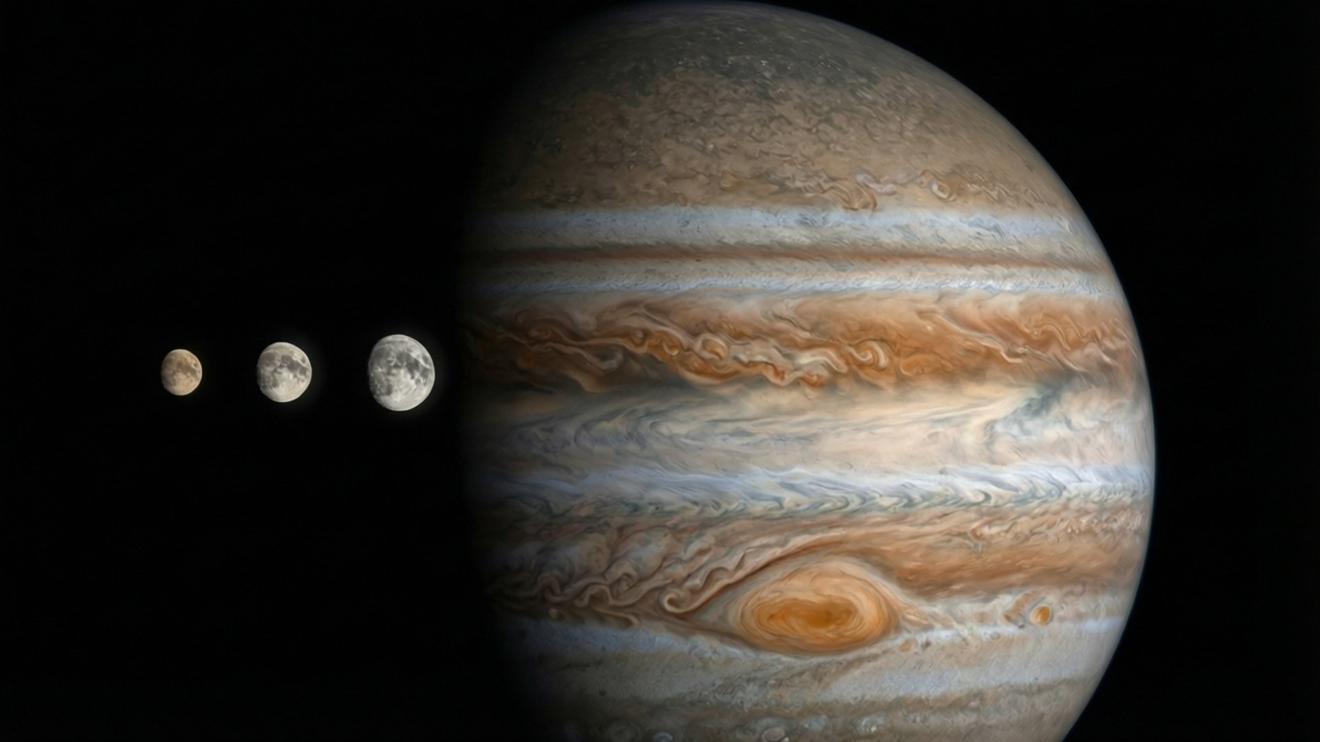 Jupiter and Its Moons 壁紙 — 木星主導畫面，呈現橙色、白色和棕色的漩渦帶，而它的三顆衛星作為較小的天體排列在其左側，背景是黑色虛空。