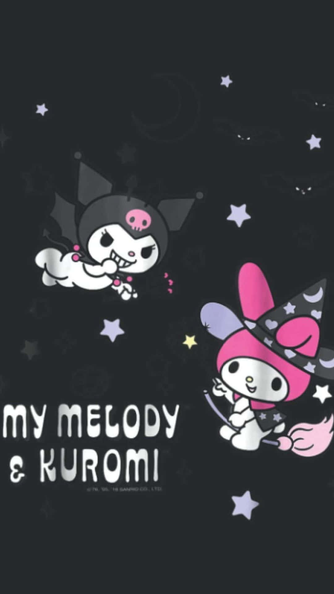 Kuromi Halloween 桌布 壁紙 — My Melody 和 Kuromi 穿著女巫服裝，像可愛的卡通角色一樣在星空夜空中飛翔。