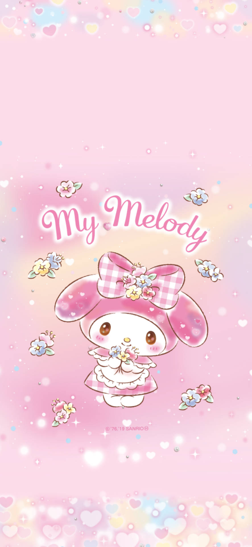 my 桌布 壁紙 — My Melody 粉紅色兔子戴著格子蝴蝶結，站在柔和漸變背景上漂浮的花朵和心形圖案之中。