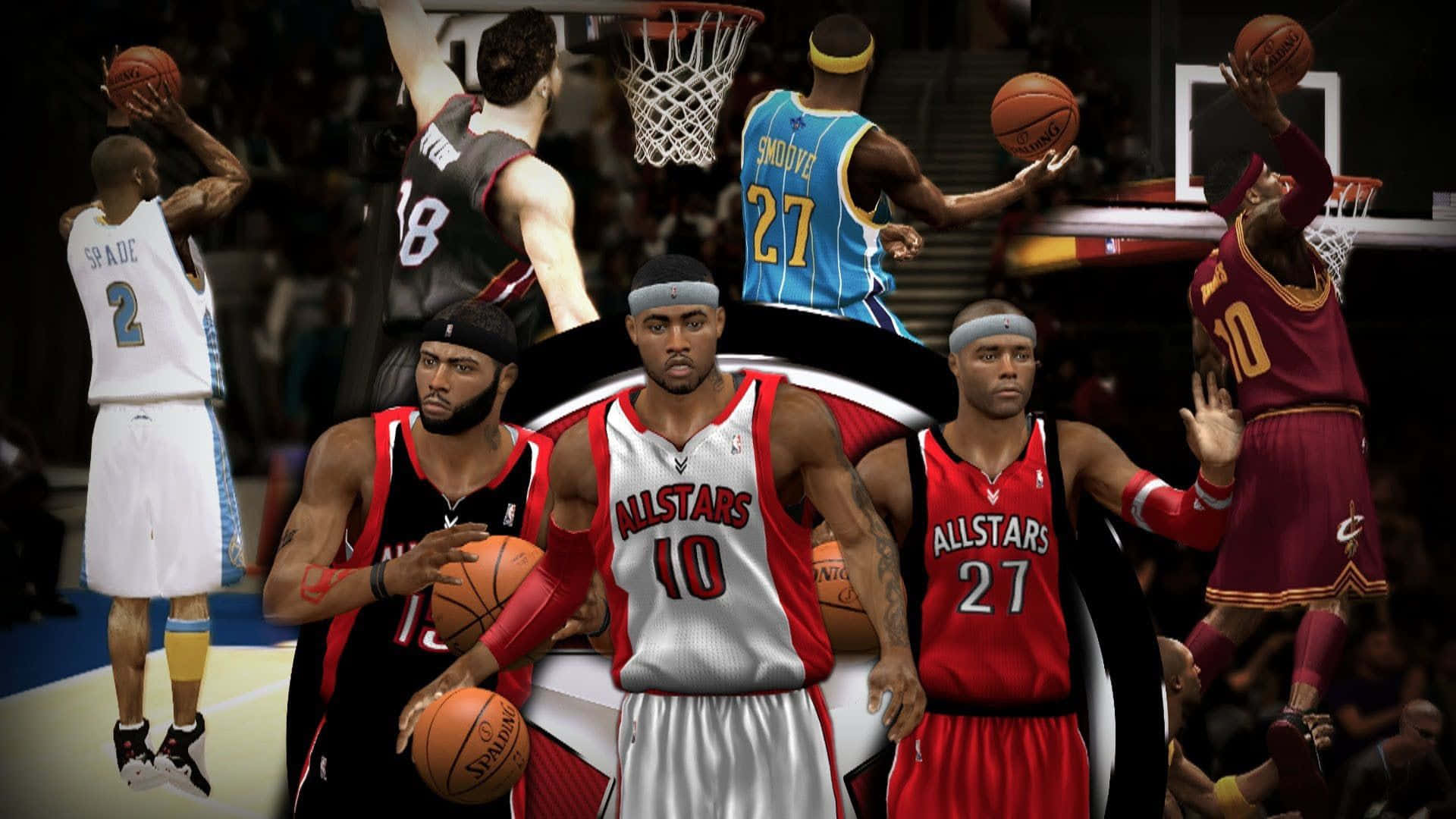NBA 2k 桌布 壁紙 — NBA全明星籃球運動員在模糊的球場背景下，以籃框和籃球擺出動作姿勢的動態拼貼畫。