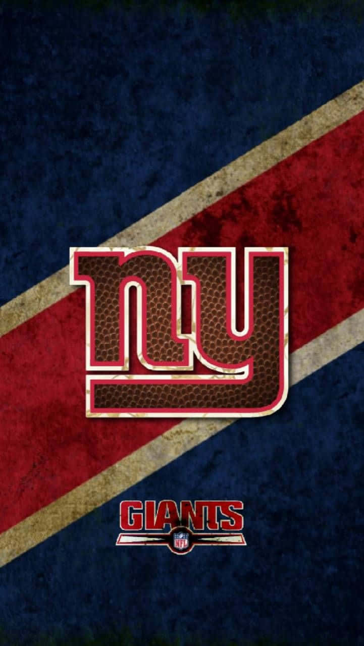  壁紙 — 紐約巨人隊NFL標誌，帶有足球紋理，置於對角線紅藍背景上，配以金色條紋。