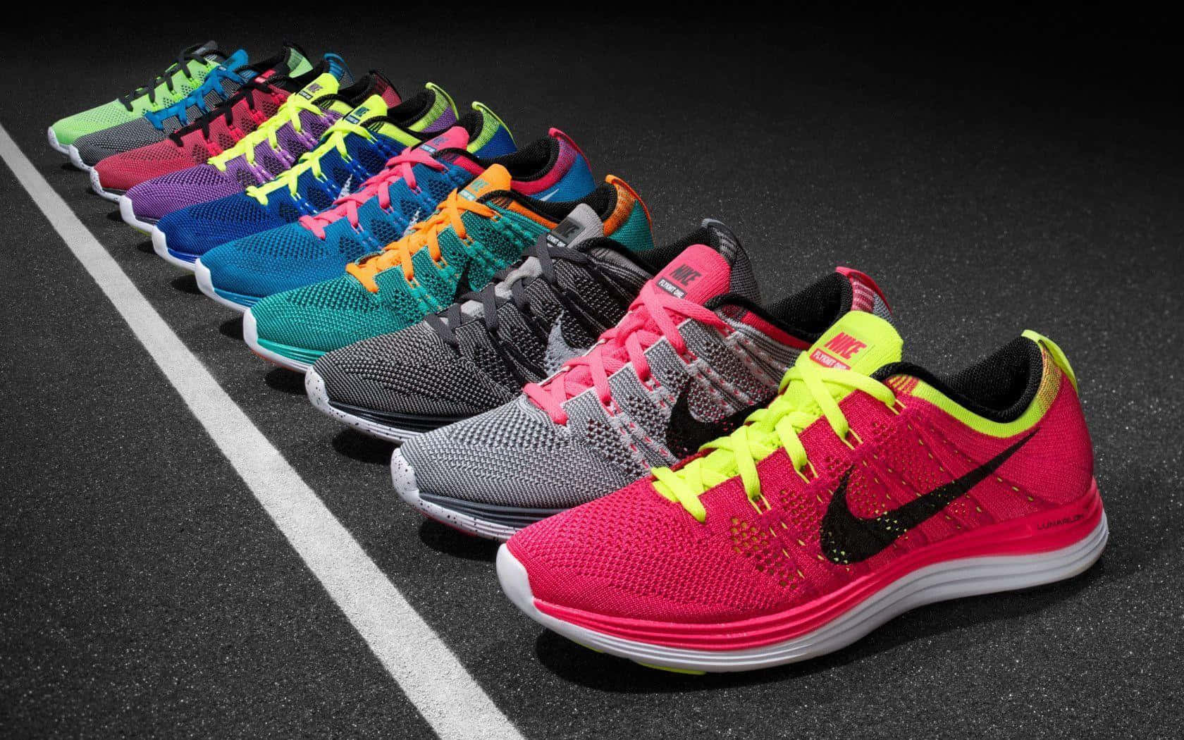 Nike Lunar Flyknit 跑鞋多色展示 壁紙