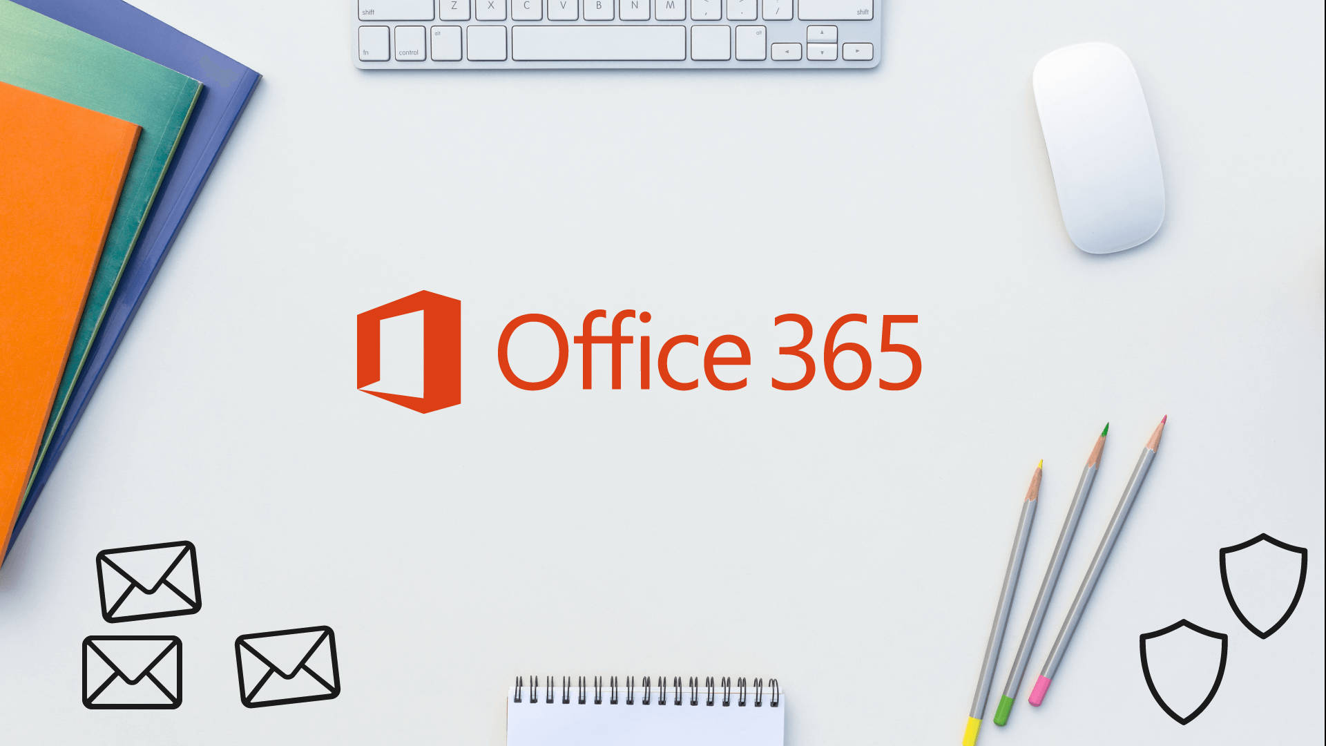Office 365 桌布 壁紙 — Office 365 標誌置於乾淨的白色辦公桌中央，周圍有鍵盤、滑鼠、筆記本和鉛筆。