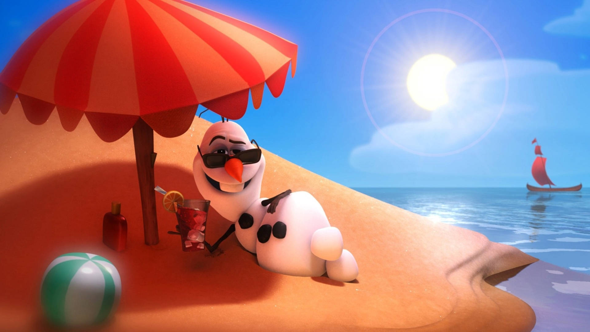 雪寶 桌布 壁紙 — Olaf 在陽光明媚的海灘上，在紅色遮陽傘下休息，喝著飲料，遠處有帆船。