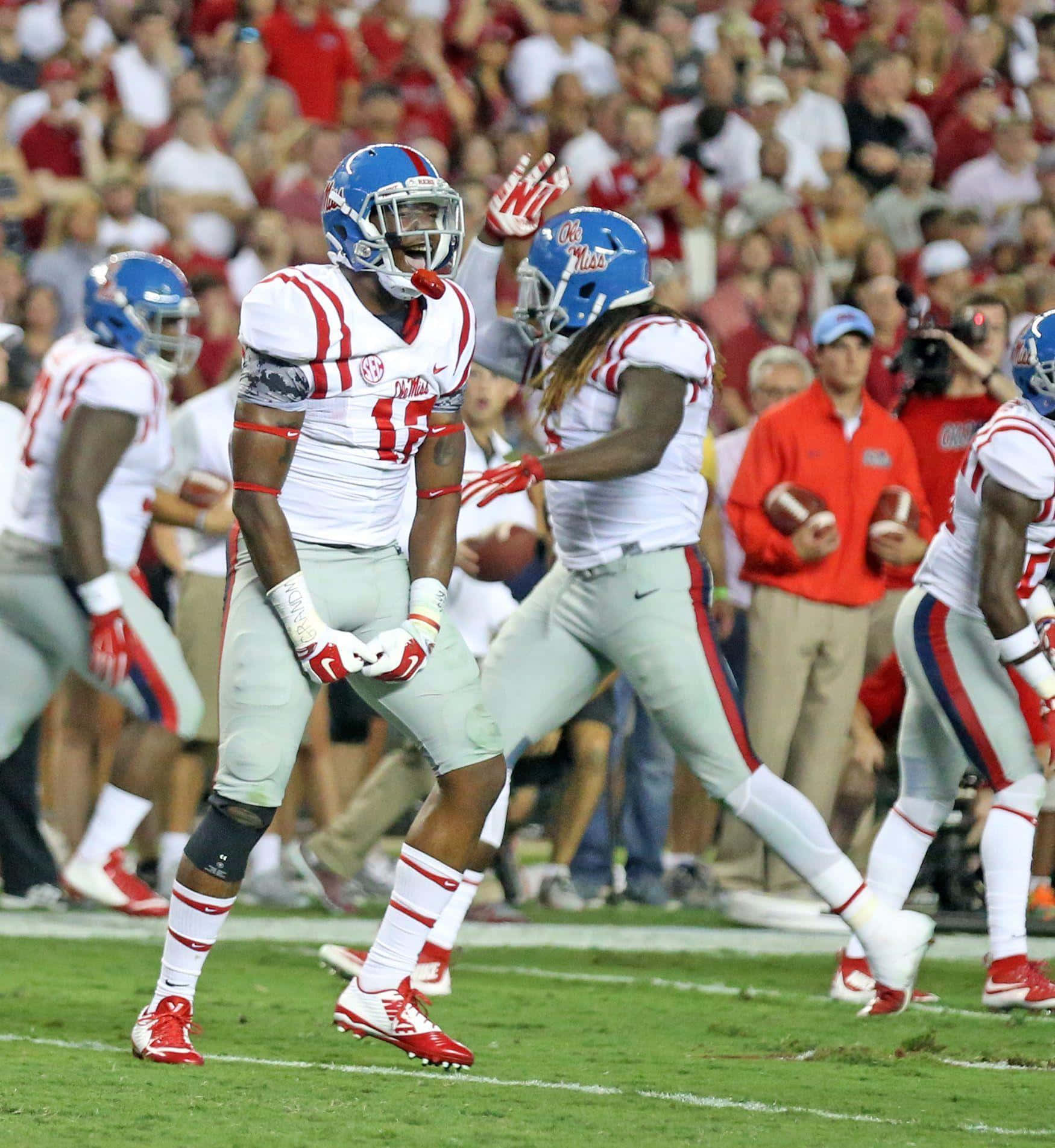 Ole Miss 美式足球員慶祝勝利 壁紙