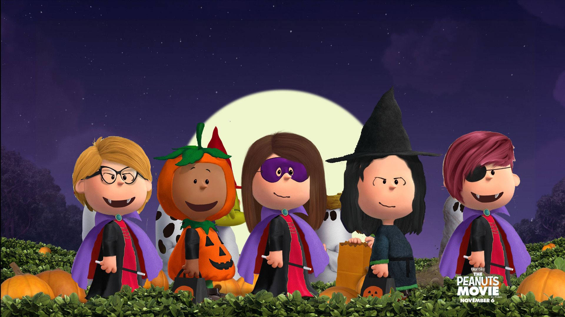 Snoopy Halloween 桌布 壁紙 — Peanuts 角色穿著萬聖節服裝，在滿月下的星空夜晚站在南瓜田裡。