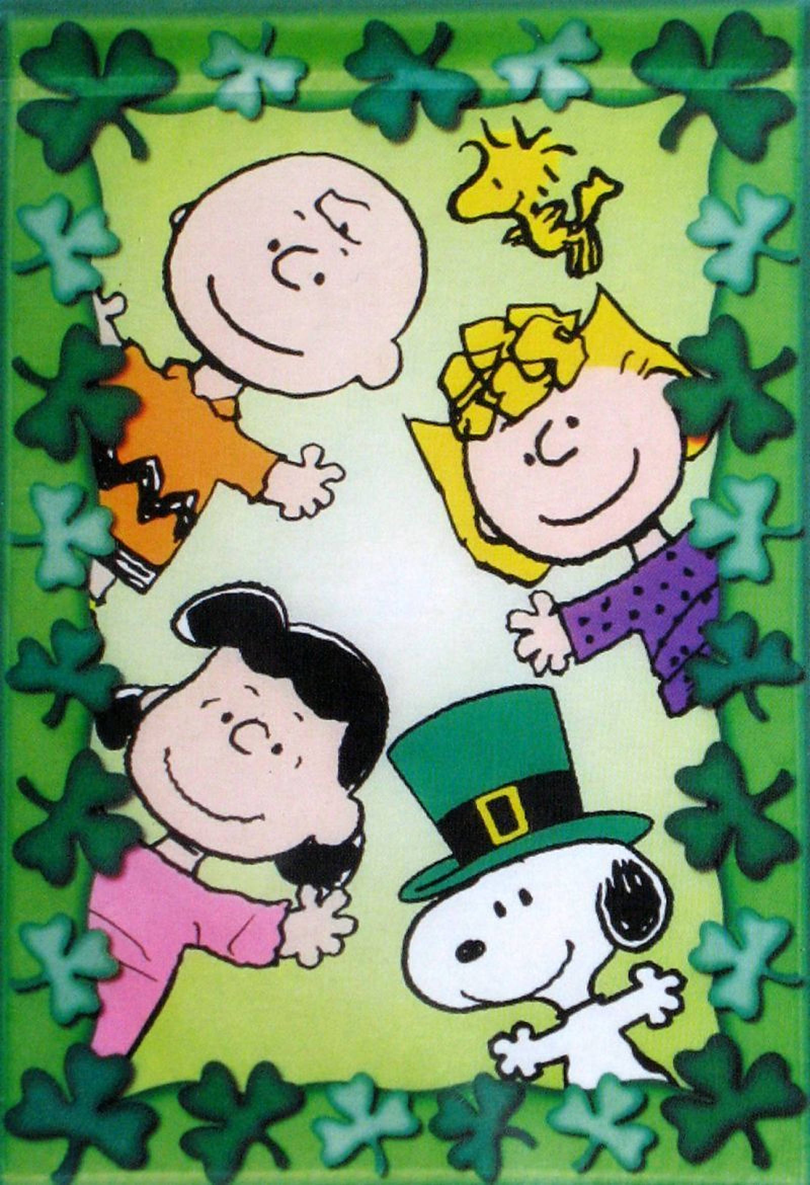 lucy 桌布 壁紙 — Peanuts角色以笑臉和三葉草邊框慶祝聖派翠克節。