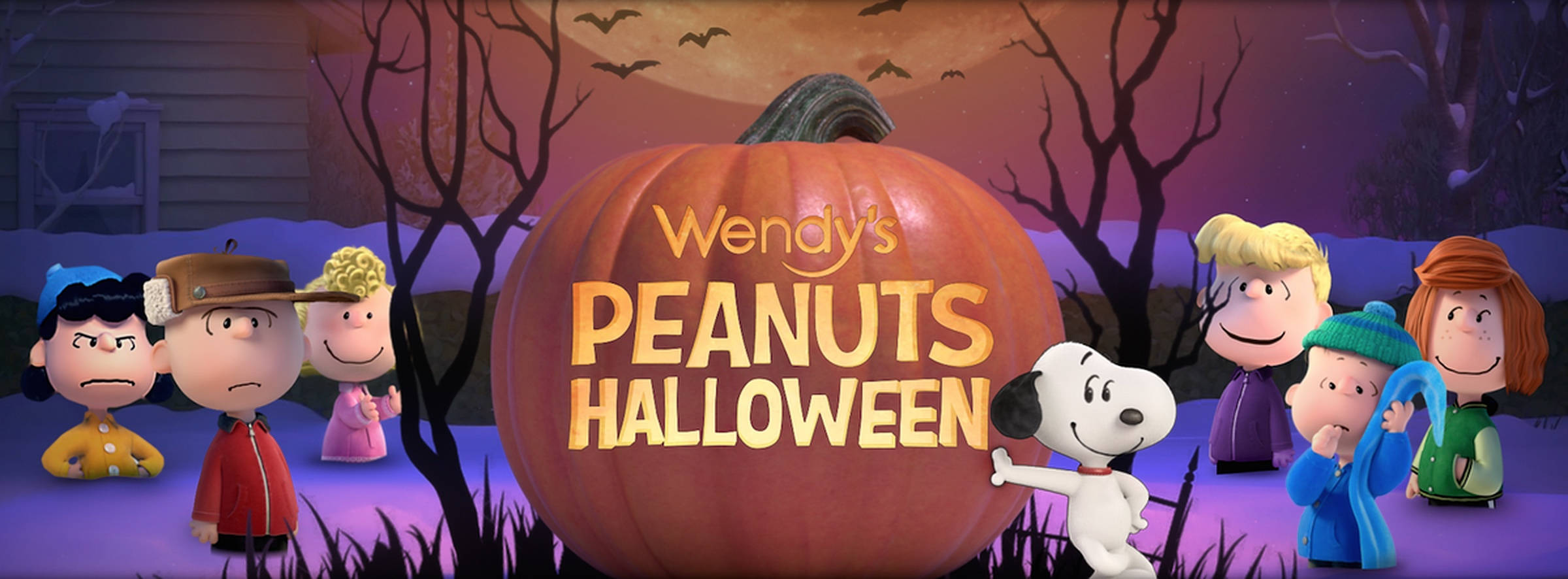 查理布朗萬聖節 桌布 壁紙 — Peanuts角色聚集在一個巨大的南瓜周圍，南瓜上寫有「Wendy's PEANUTS HALLOWEEN」字樣，背景是陰森的暮色天空。